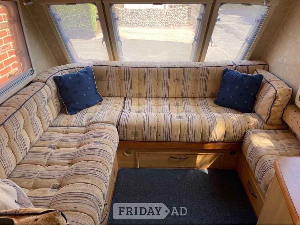 Sterling Eccles 4 berth fixed bed 2006 - Motorhomes & Caravans in Dorking