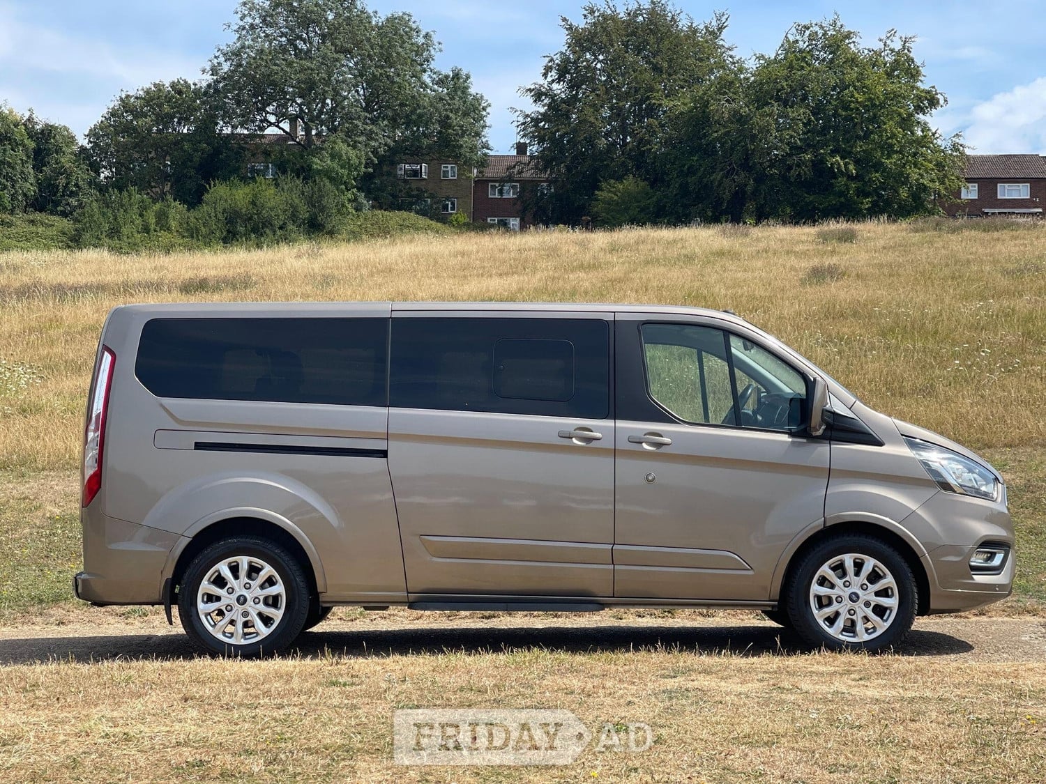 Ford Tourneo Custom 2019 - Vans & Commercial Vehicles in Hemel Hempstead