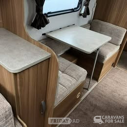 Lunar Quasar 2014 - Motorhomes & Caravans in Burnley