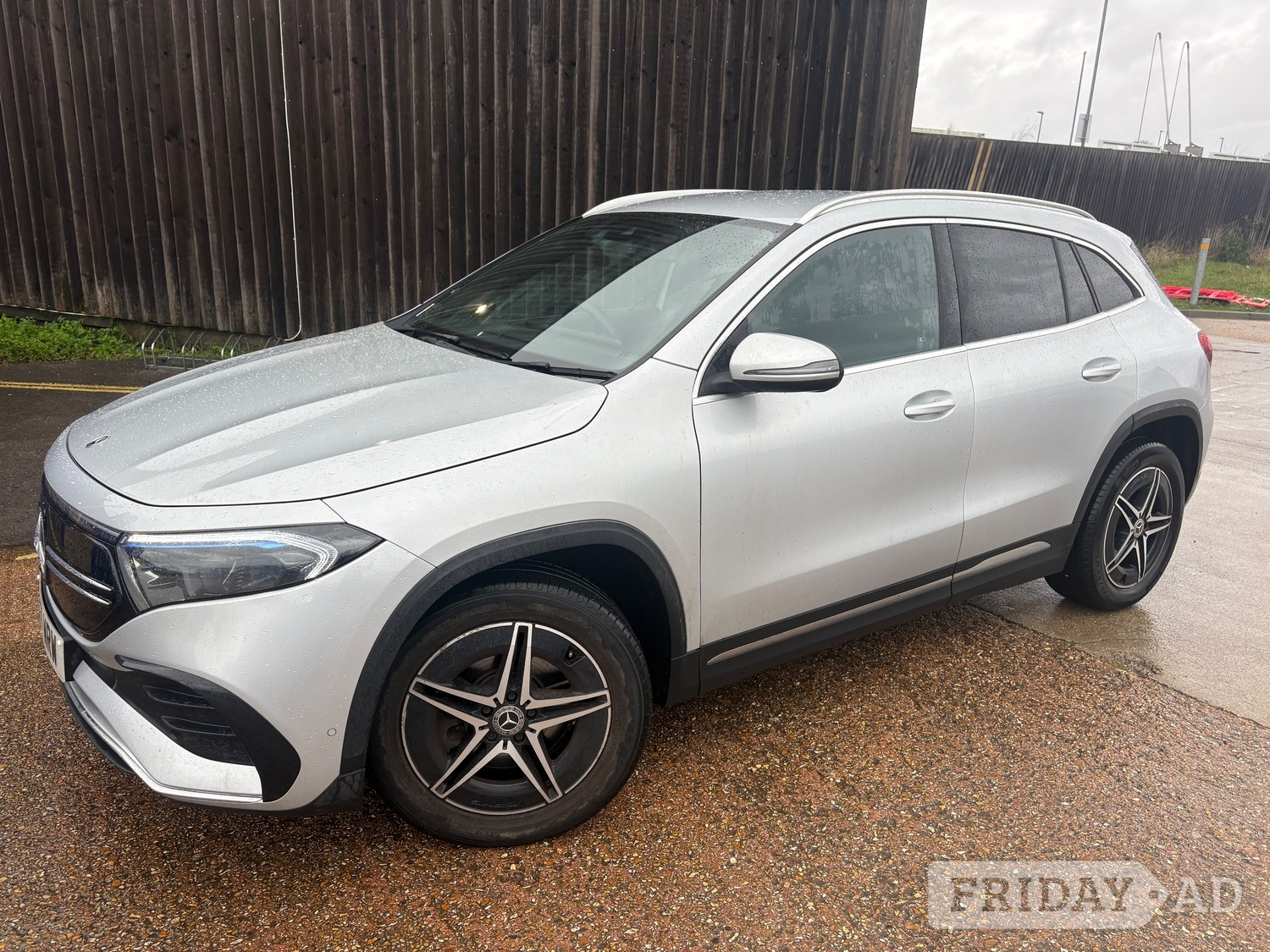 [ berth ]Mercedes-Benz EQA
