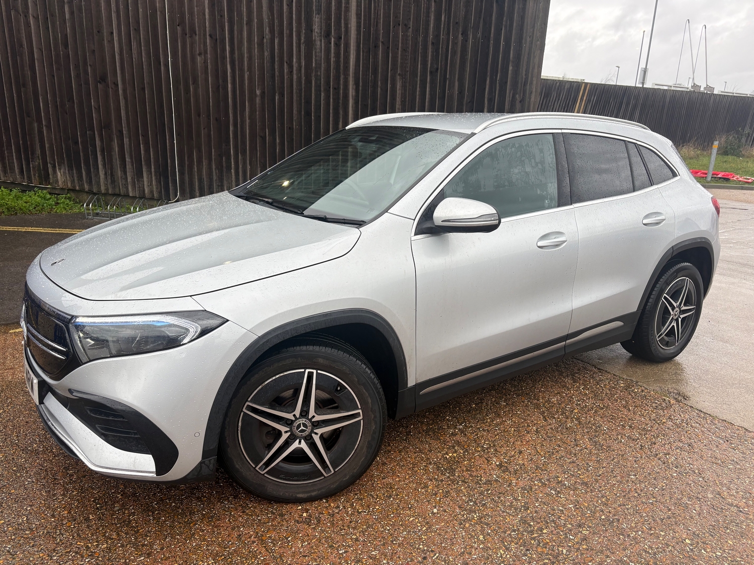 [ berth ]Mercedes-Benz EQA