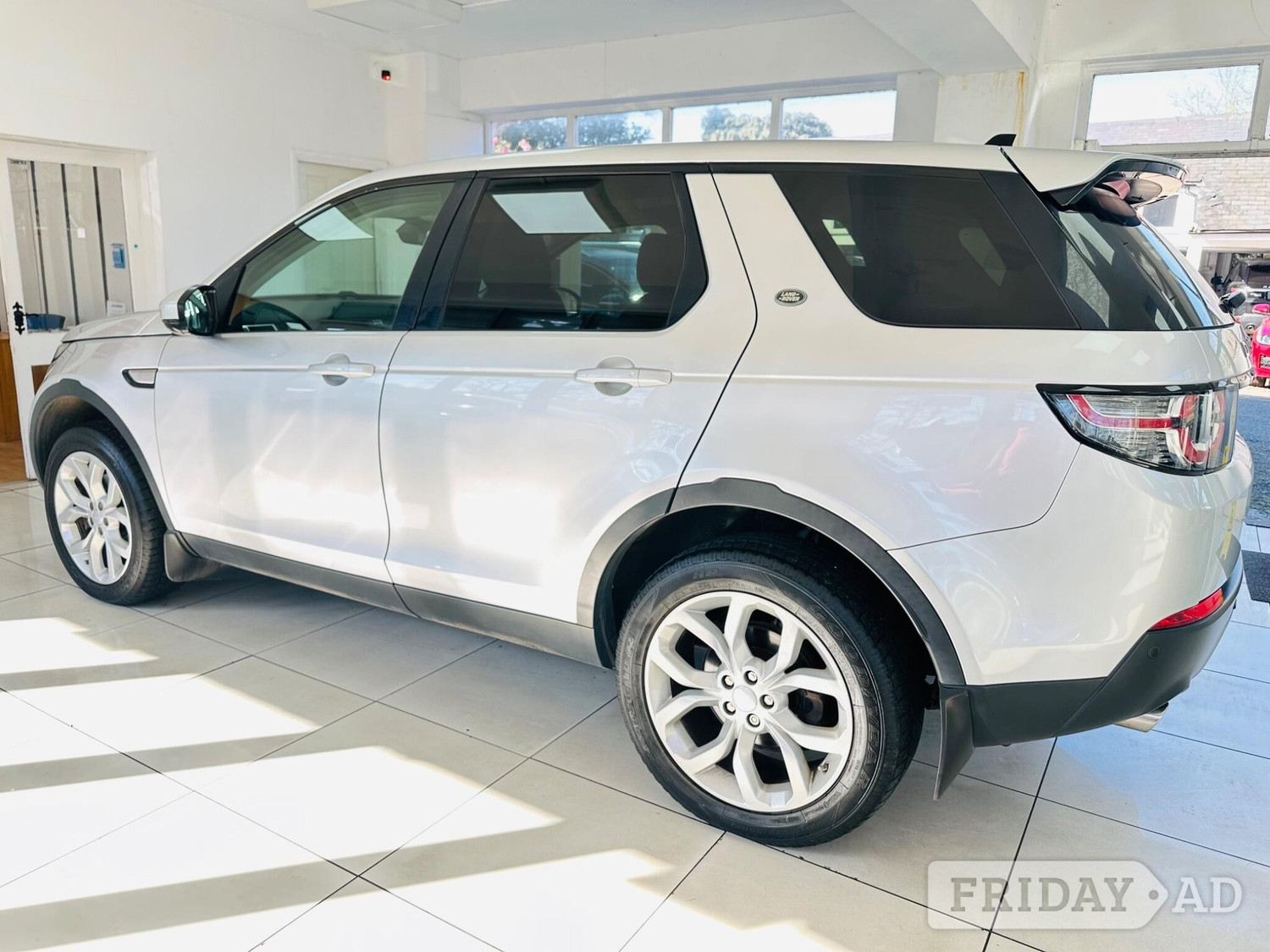 Land Rover Discovery Sport 2015 - Cars in Iver