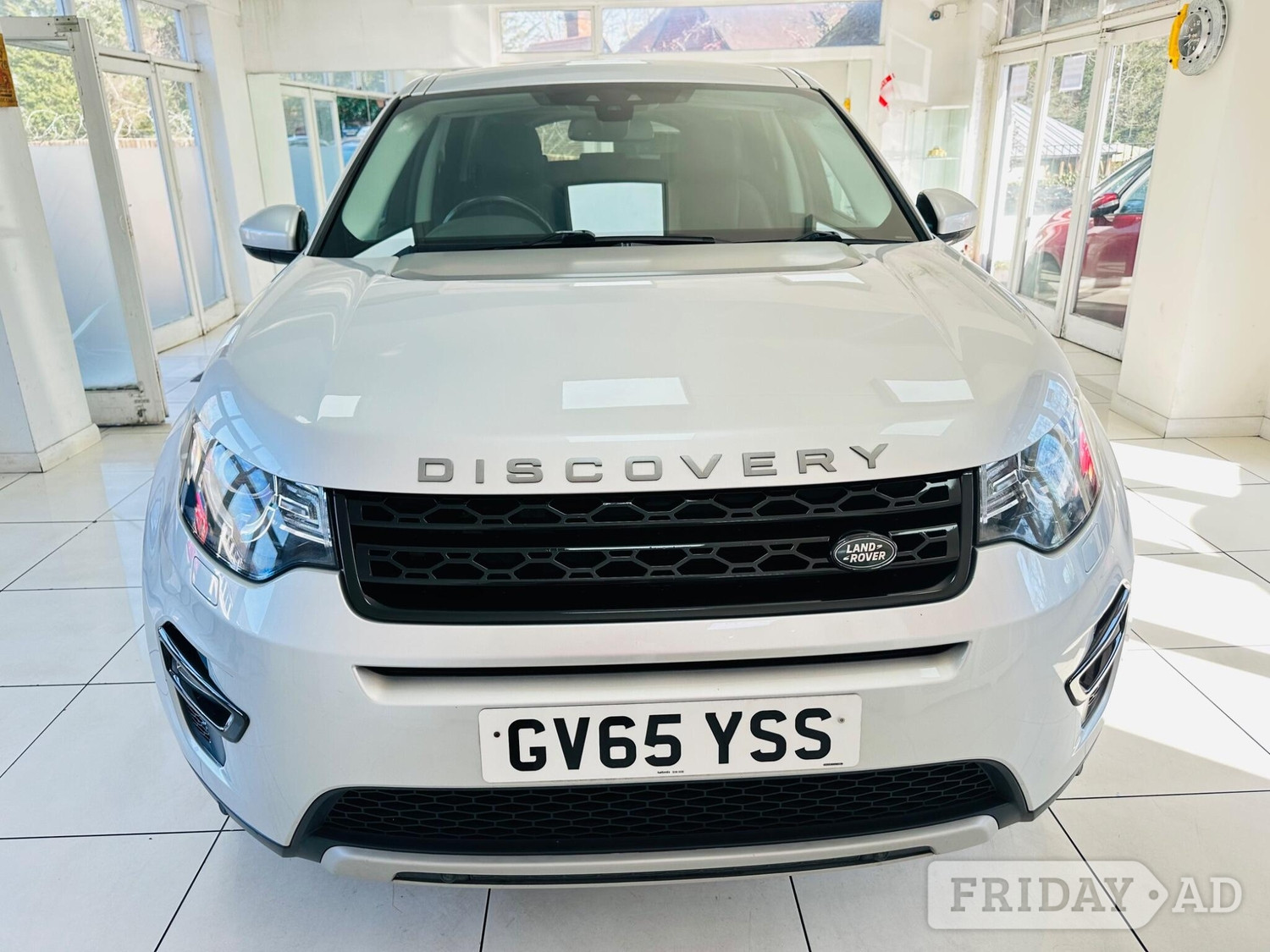 [ berth ]Land Rover Discovery Sport
