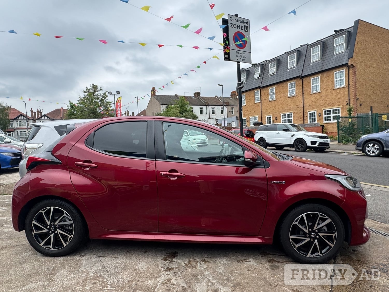 Toyota Yaris 2020 - Cars in Harrow