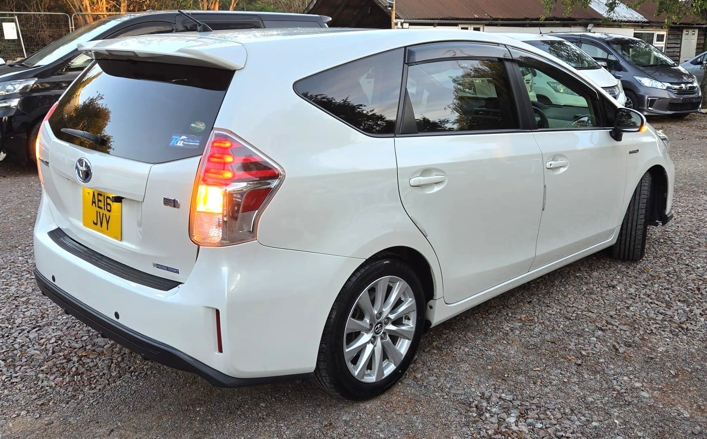 Toyota Prius+ 2016 - Cars