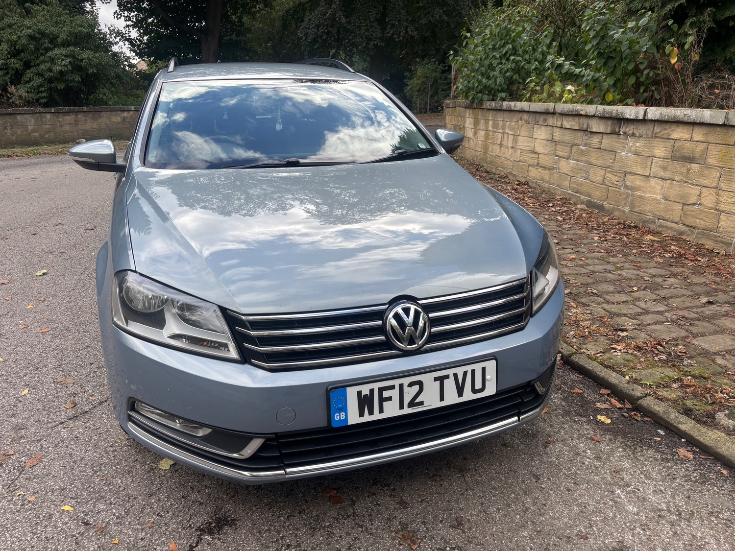 Volkswagen Passat 2012 - Cars in Leeds
