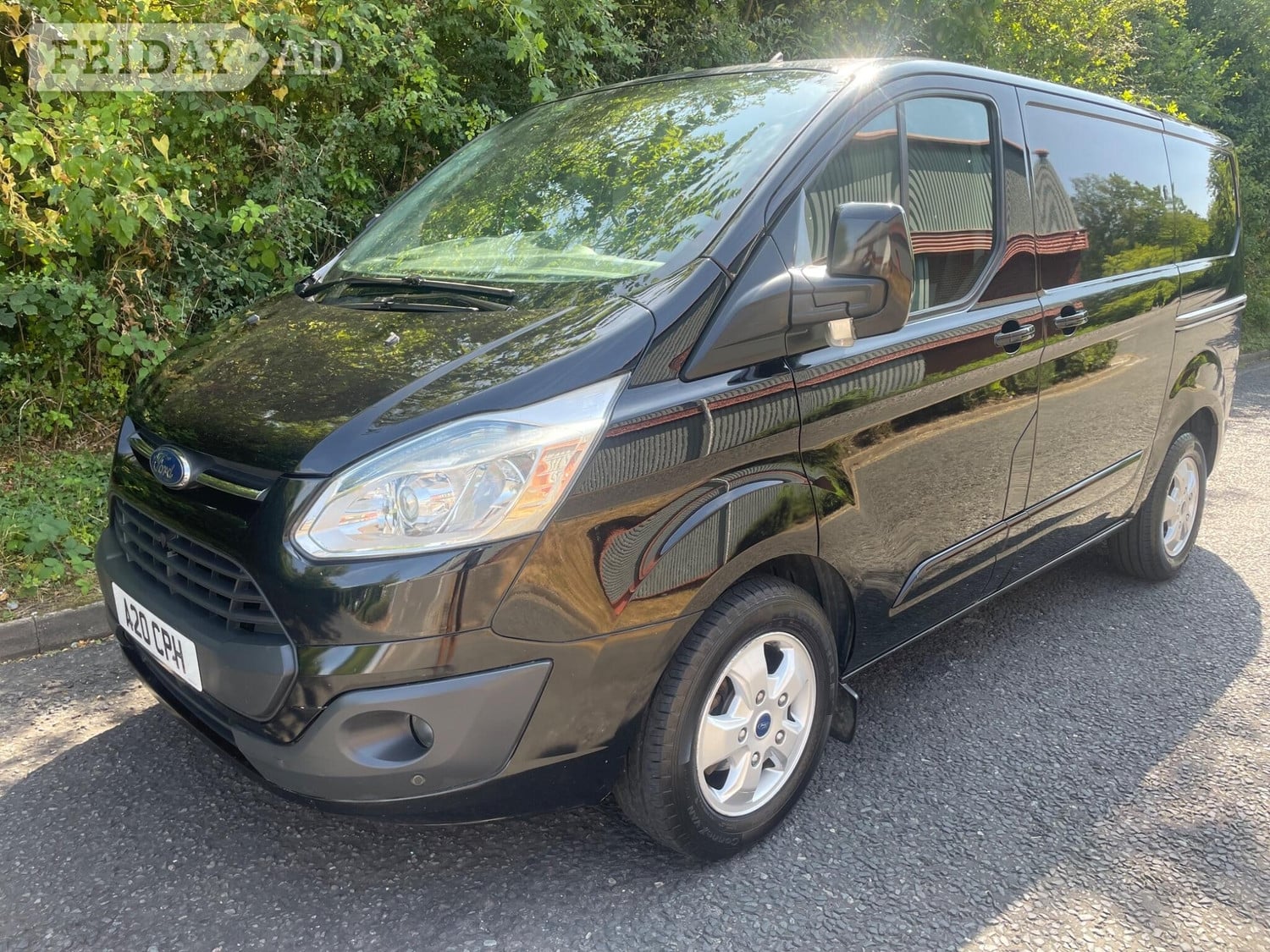 [ berth ]Ford Transit Custom