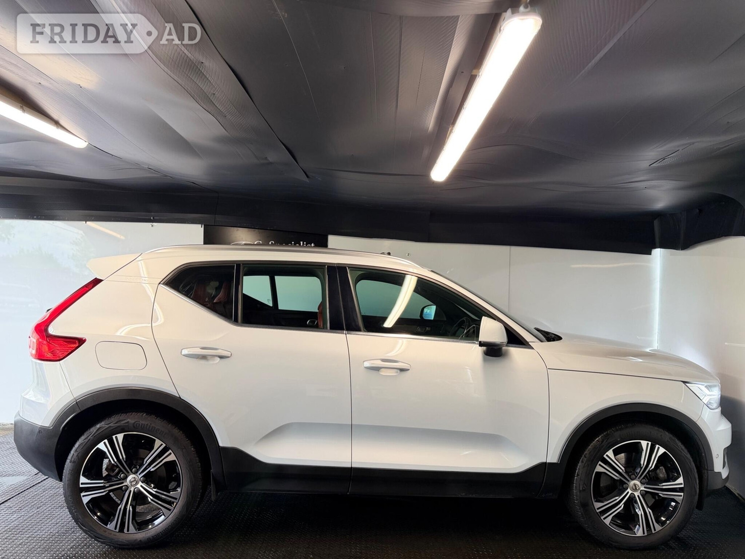 Volvo XC40 2020 - Cars