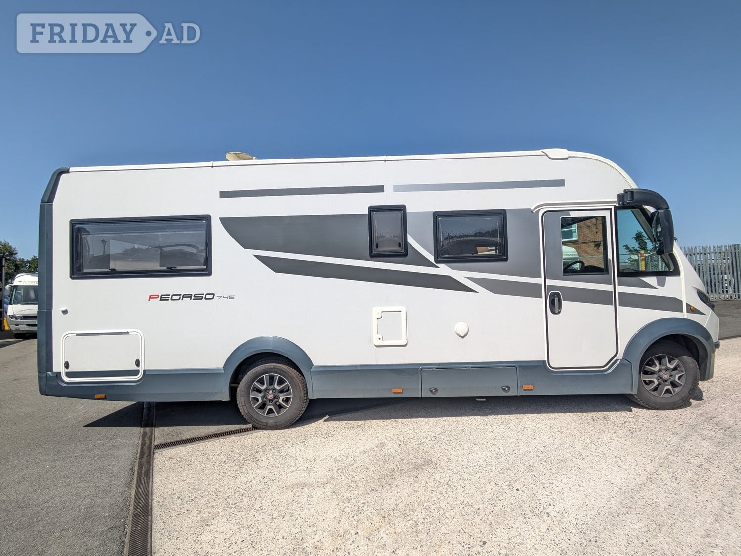 Roller Team Pegaso 745 Bracknell