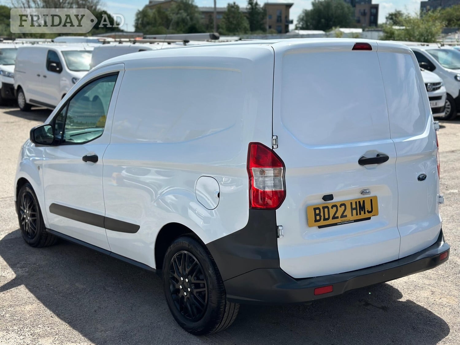 Ford Transit Courier 2022 - Vans & Commercial Vehicles