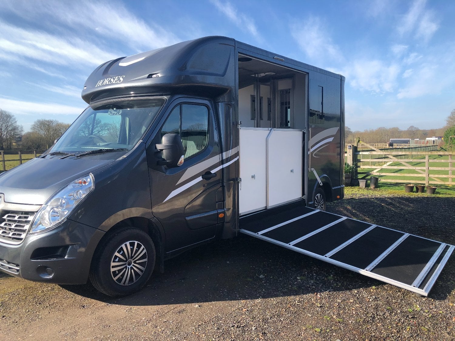 [ berth ]Prime Horseboxes Ltd 