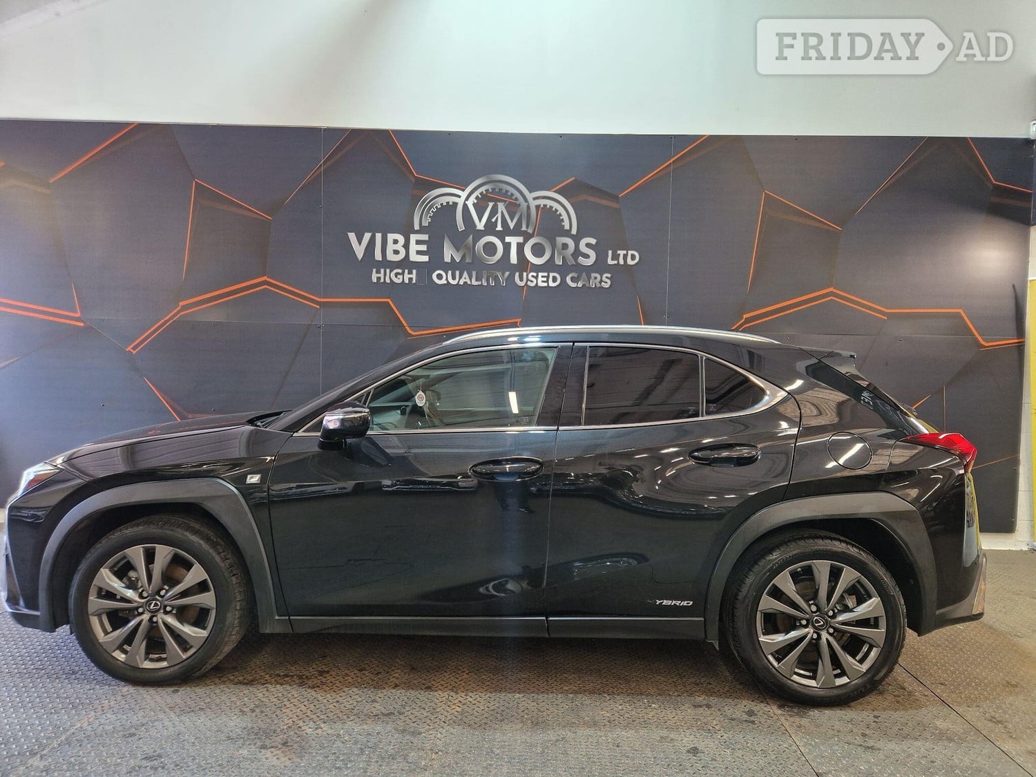 Lexus UX 2019 - Cars in Harrow