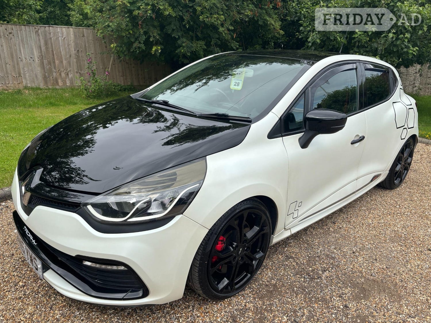Renault Clio 2015 - Cars in High Wycombe
