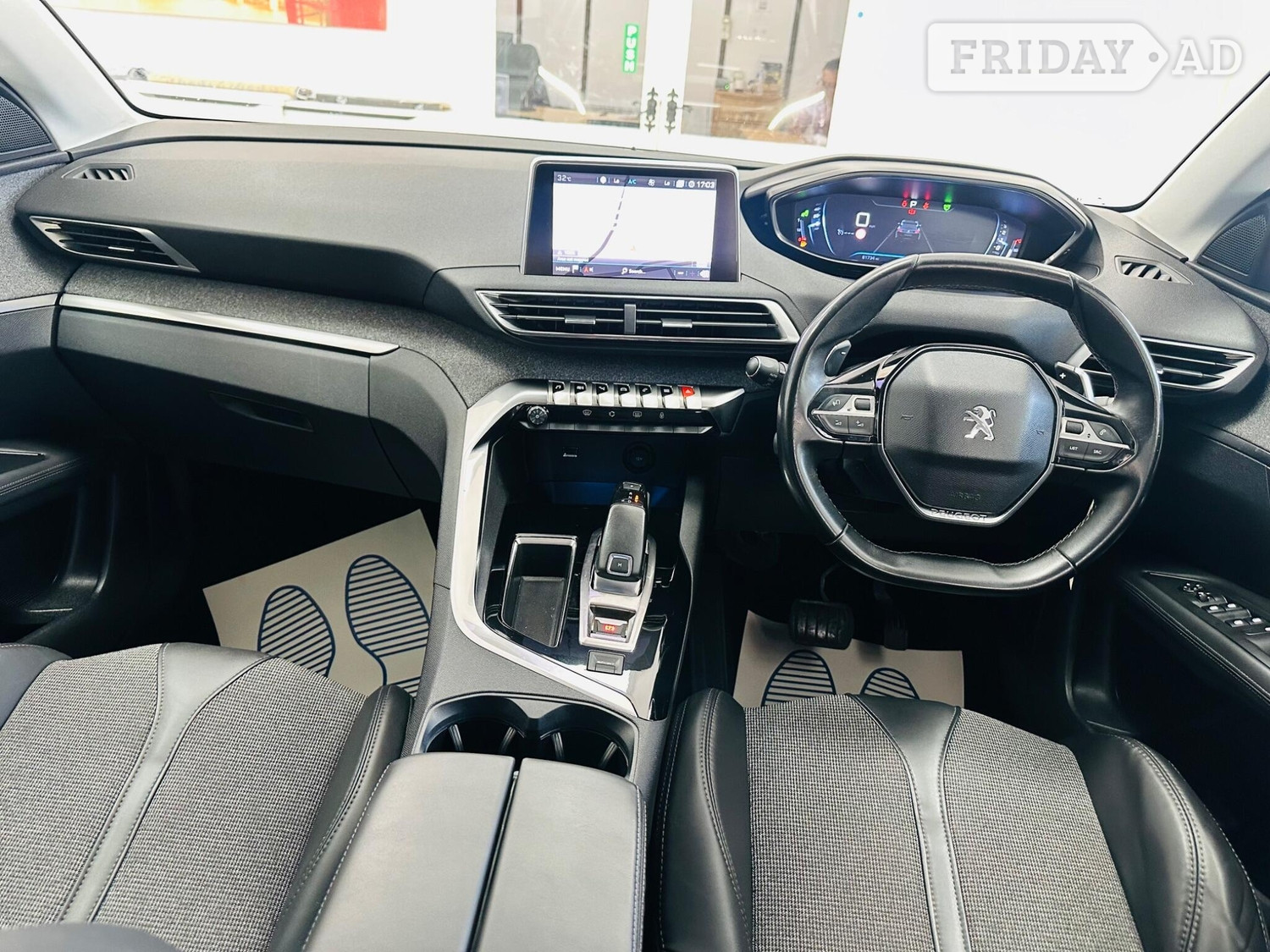 [ berth ]Peugeot 3008