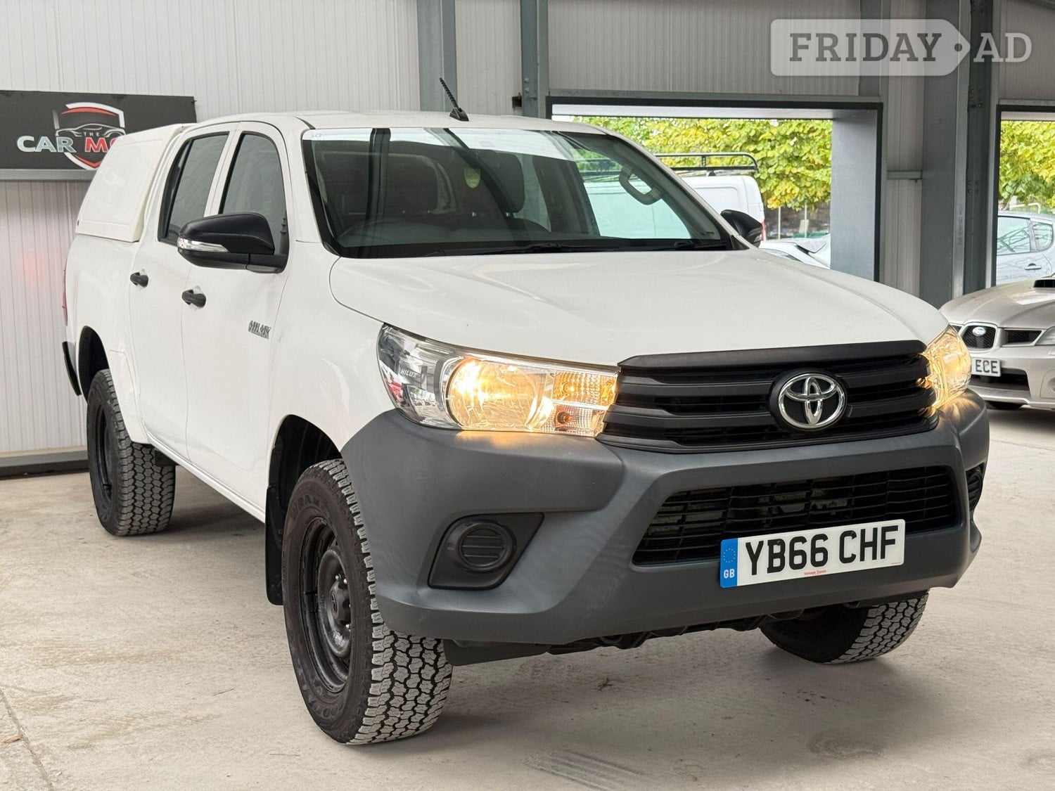 Toyota Hilux 2017 in Hillingdon
