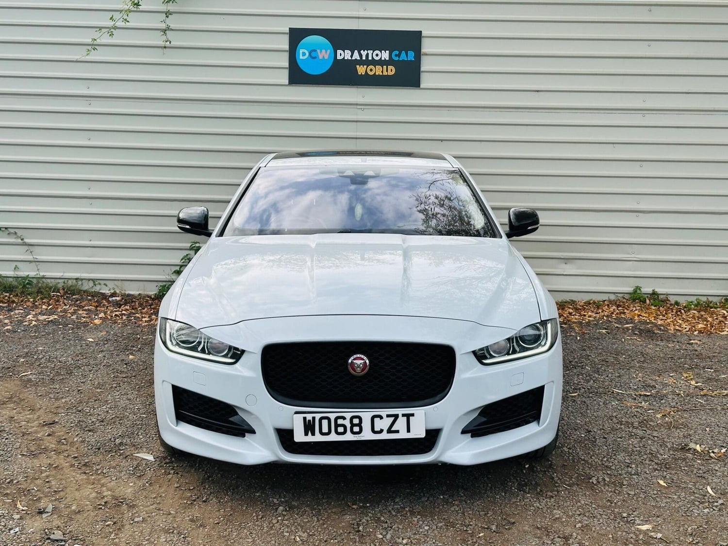[ berth ]Jaguar XE