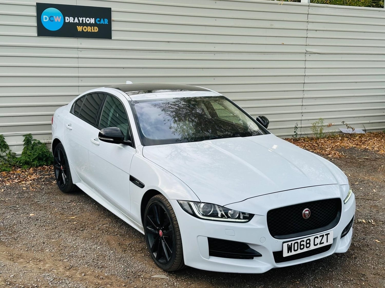 Jaguar XE 2018 - Cars