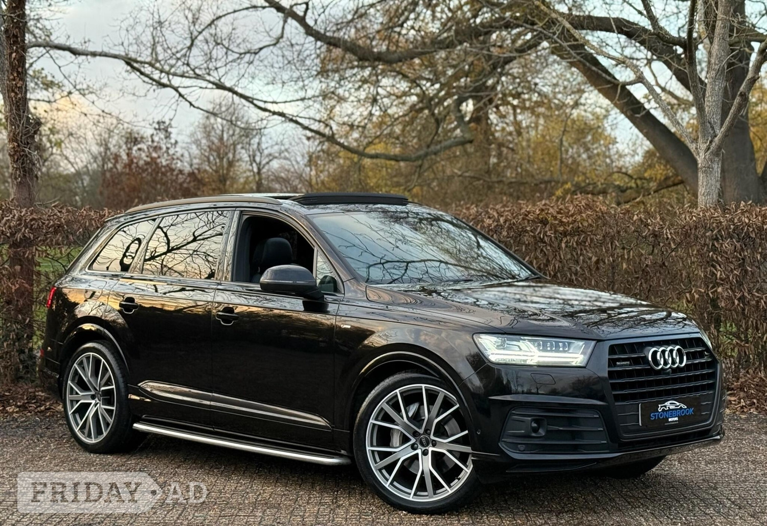 Audi Q7 2017 in Hillingdon