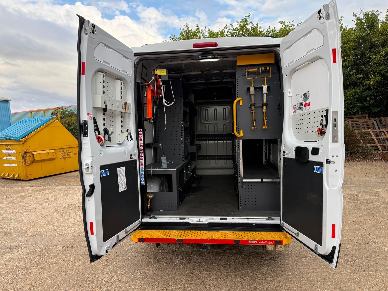 [ berth ]Vauxhall Movano