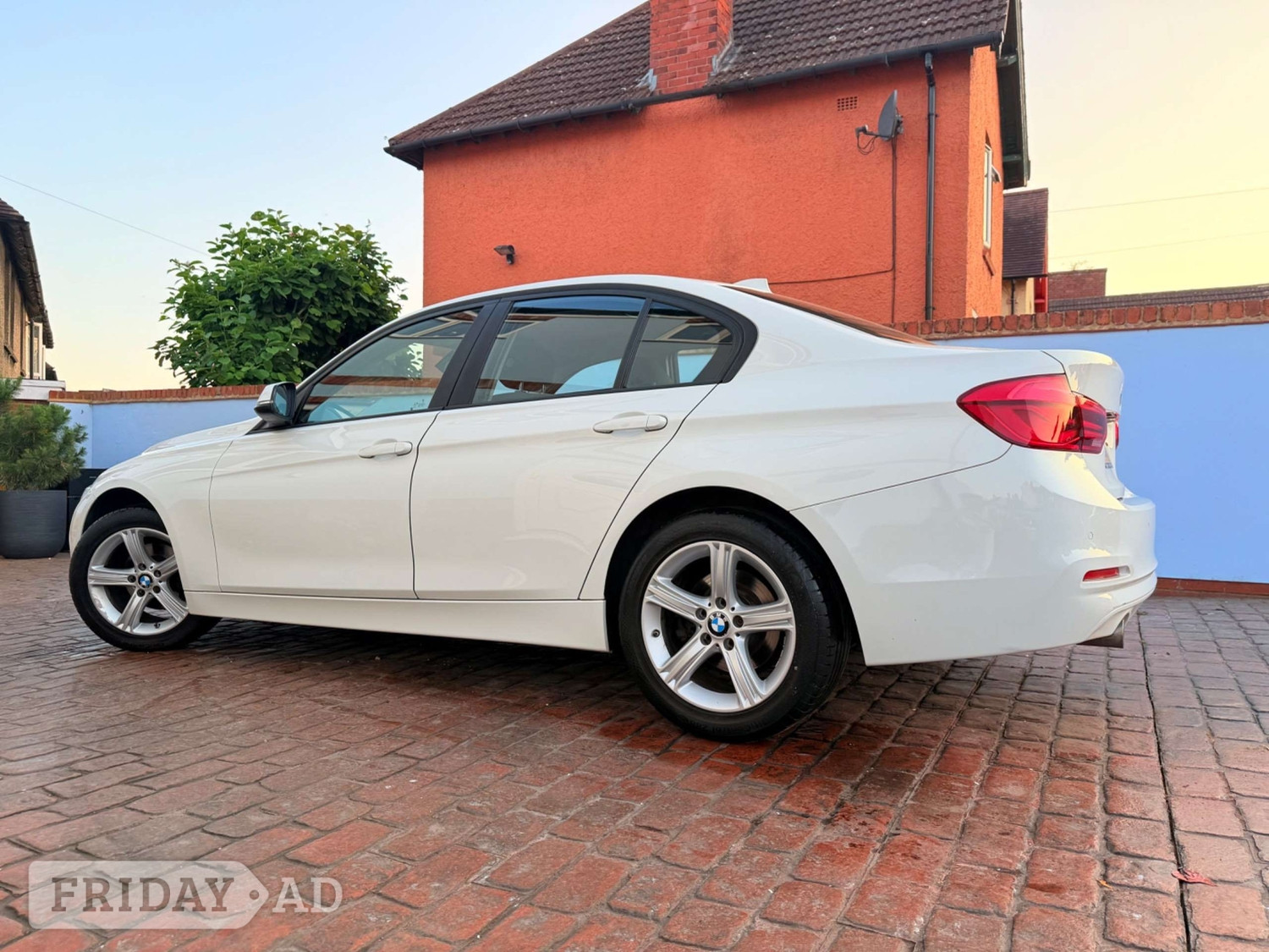 BMW 3 Series 2017 - Cars in Portsmouth