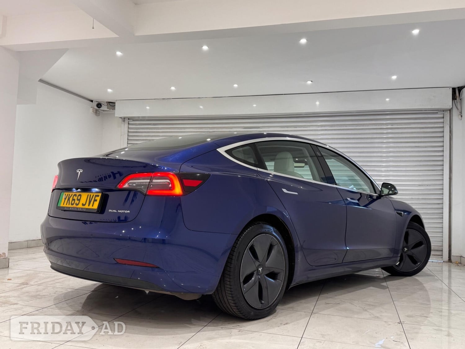 [ berth ]Tesla Model 3