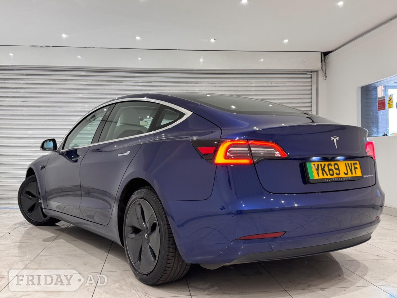 Tesla Model 3 2019 - Cars