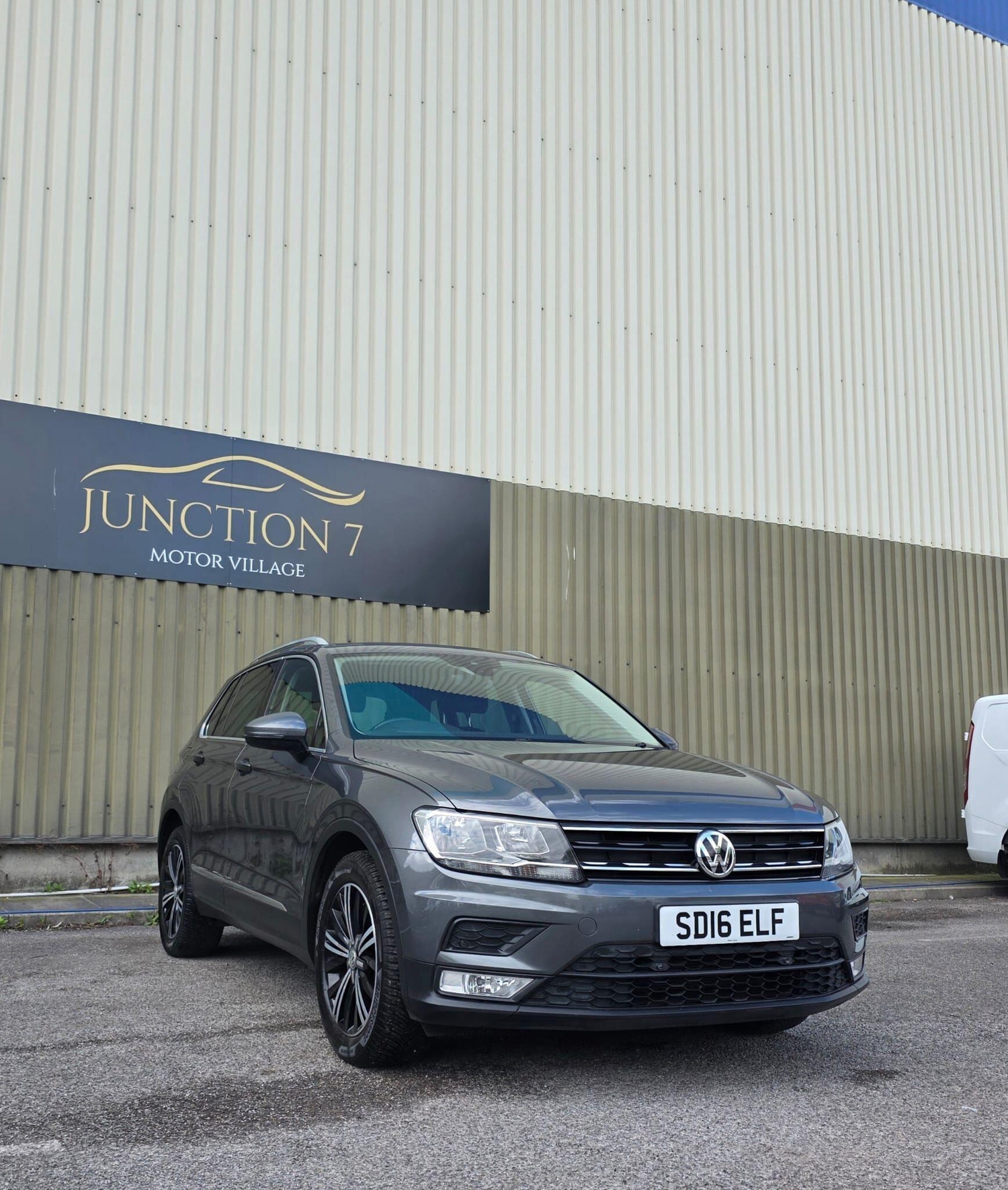 [ berth ]Volkswagen Tiguan