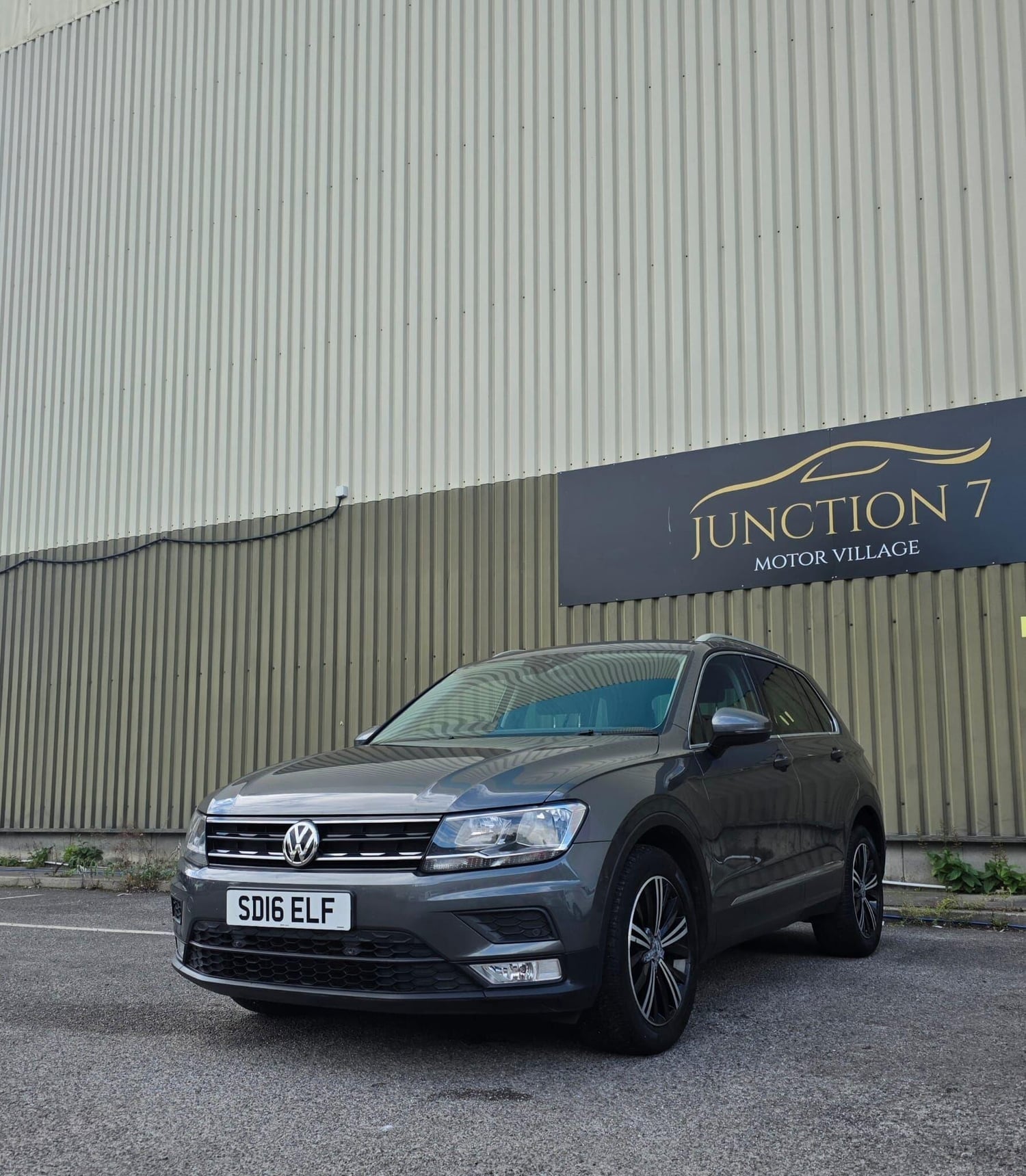 Volkswagen Tiguan 2016 - Cars