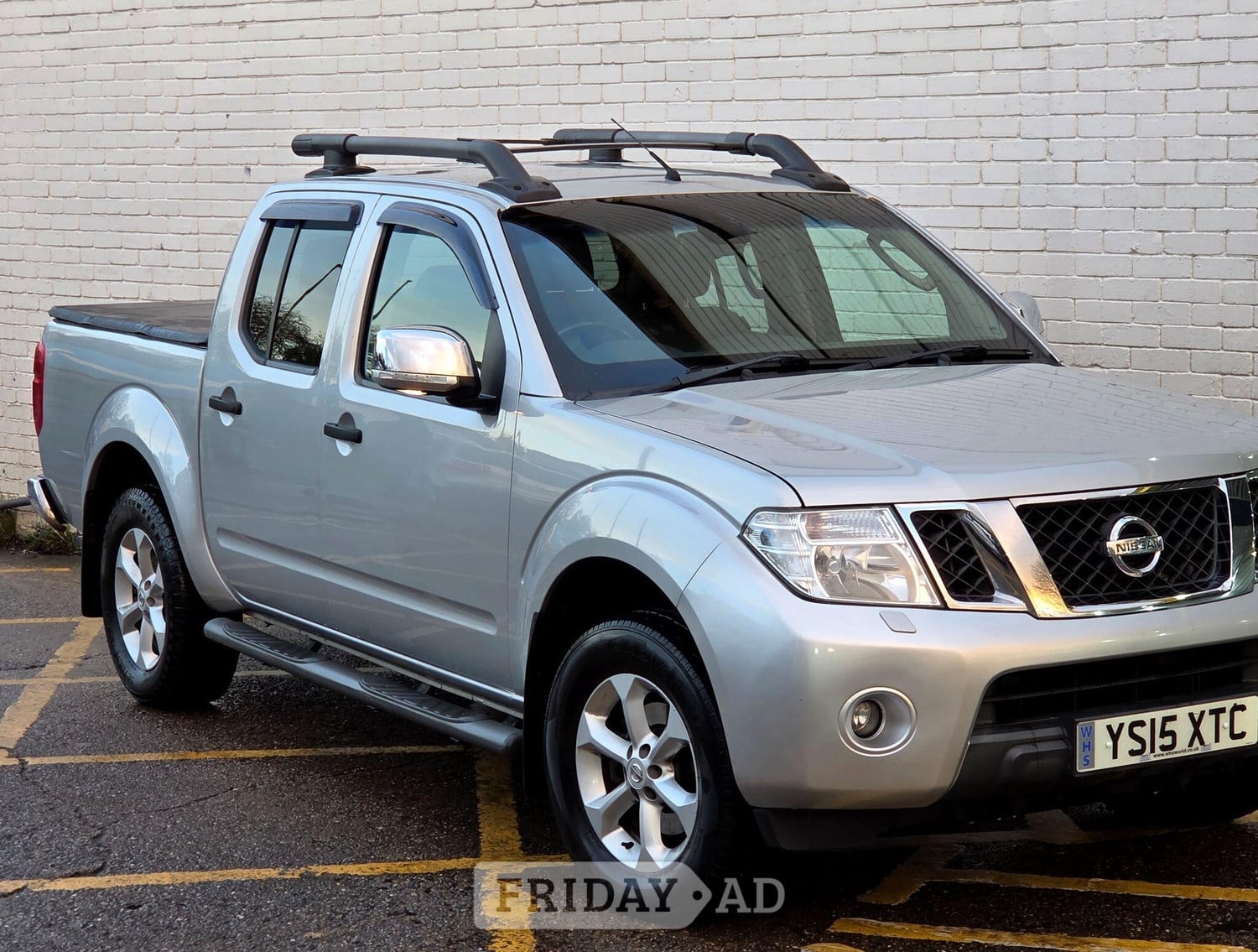 Nissan Navara 2015 - Vans & Commercial Vehicles in Ashford