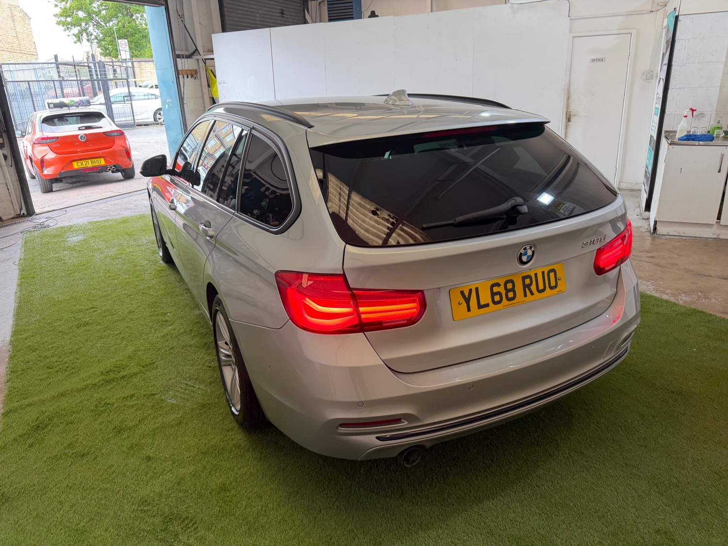 BMW 3 Series 2018 - Cars in Dewsbury