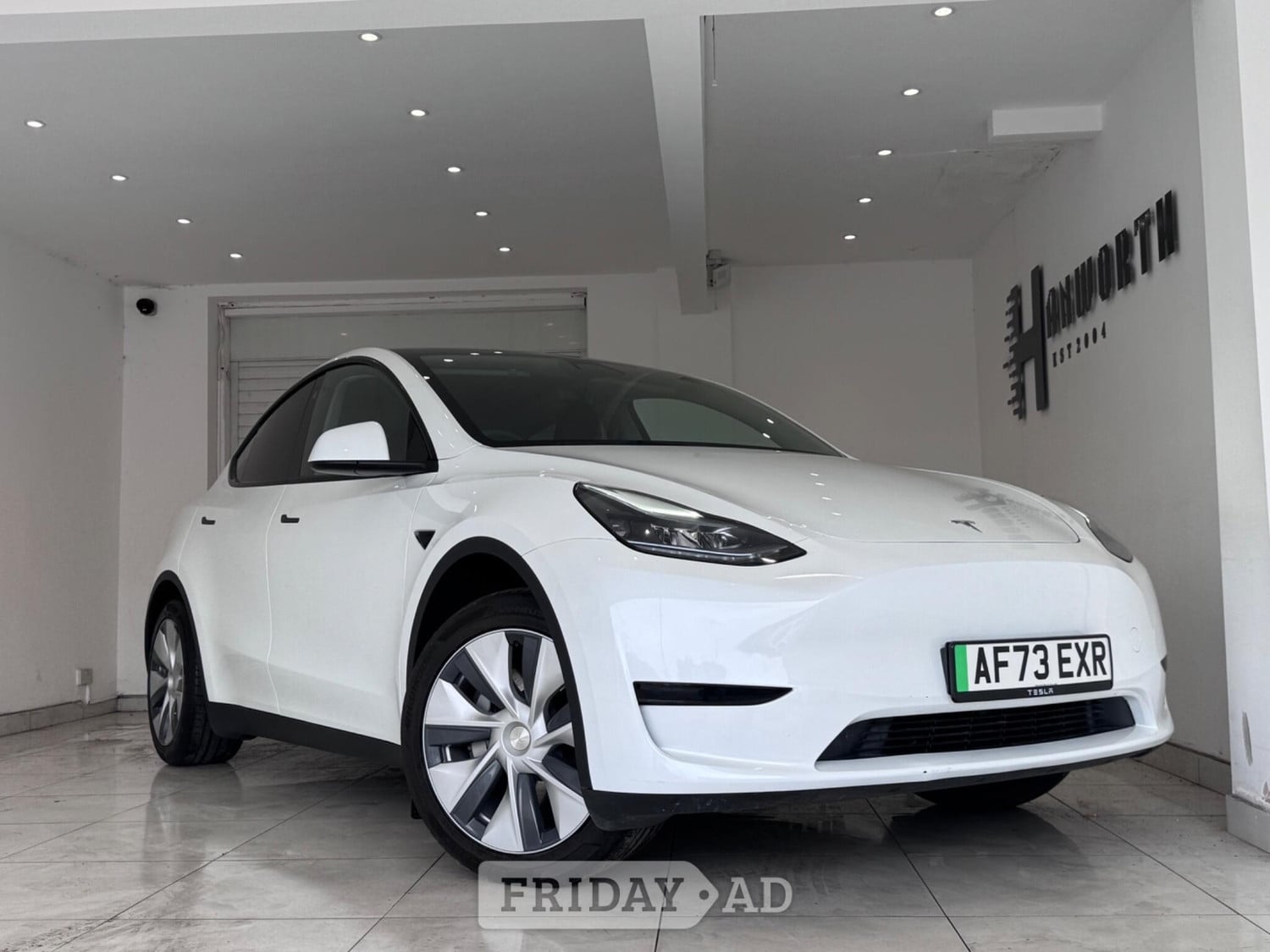 Tesla Model Y 2023 in Hounslow