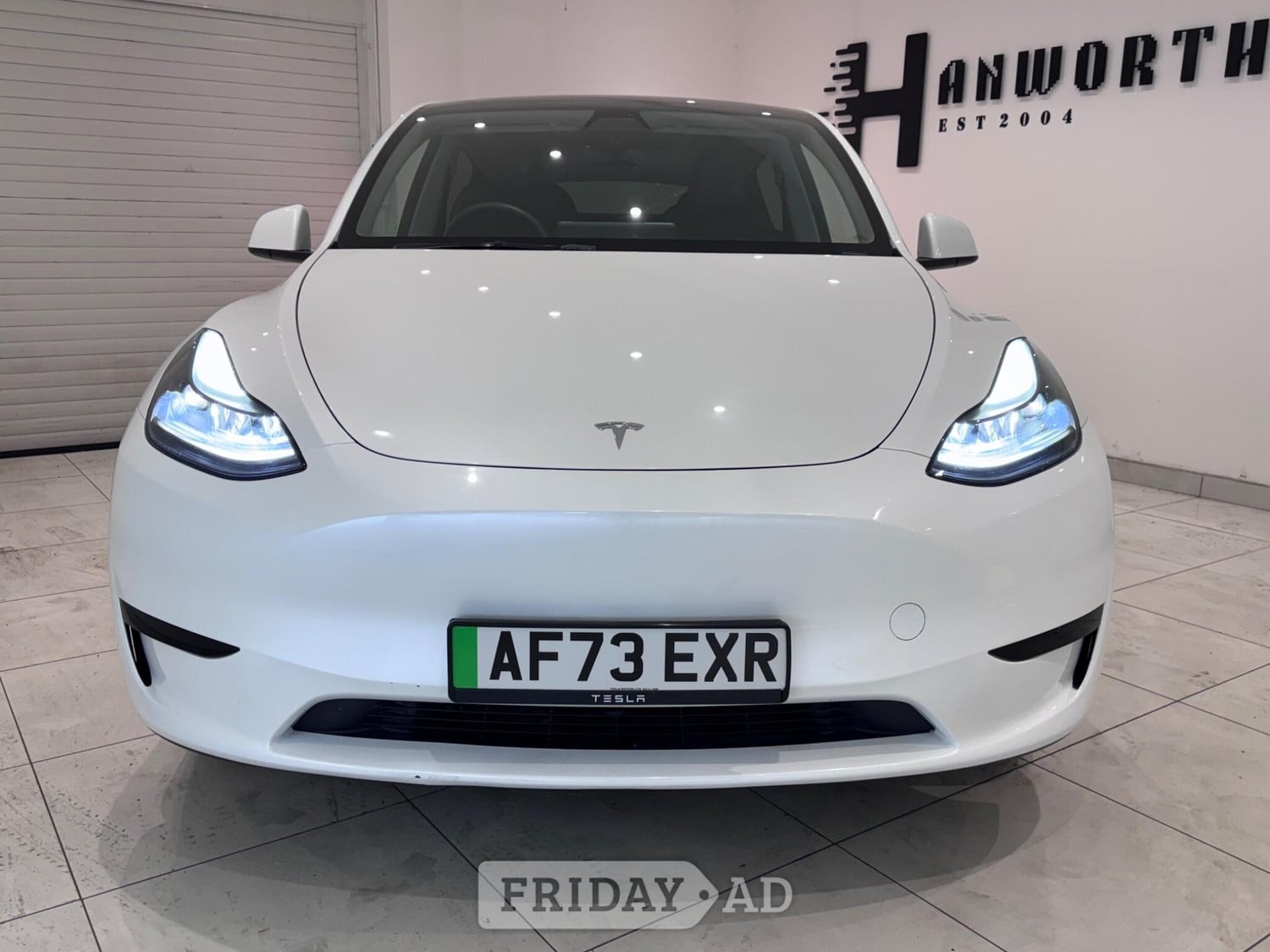 Tesla Model Y 2023 - Cars