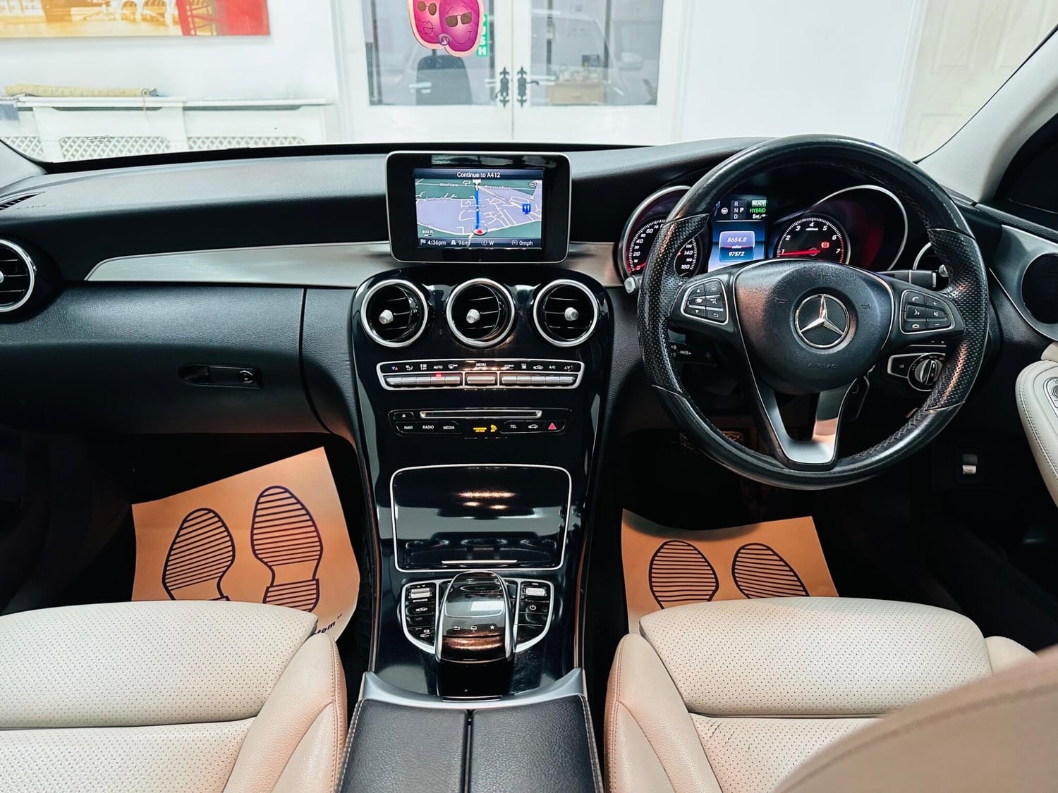 [ berth ]Mercedes-Benz C Class