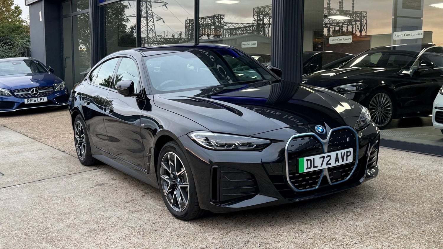[ berth ]BMW i4