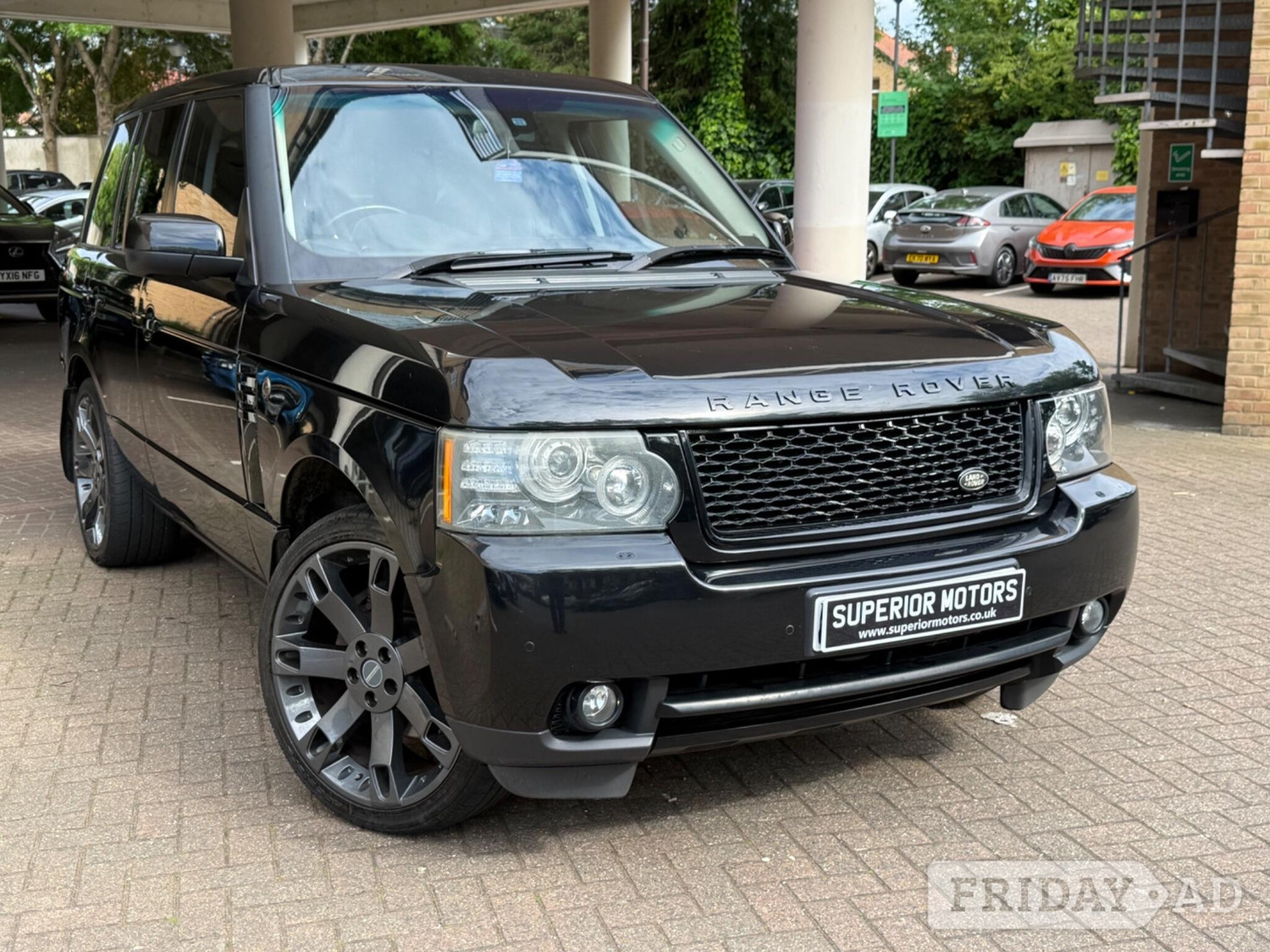 Land Rover Range Rover 2010 in Staines