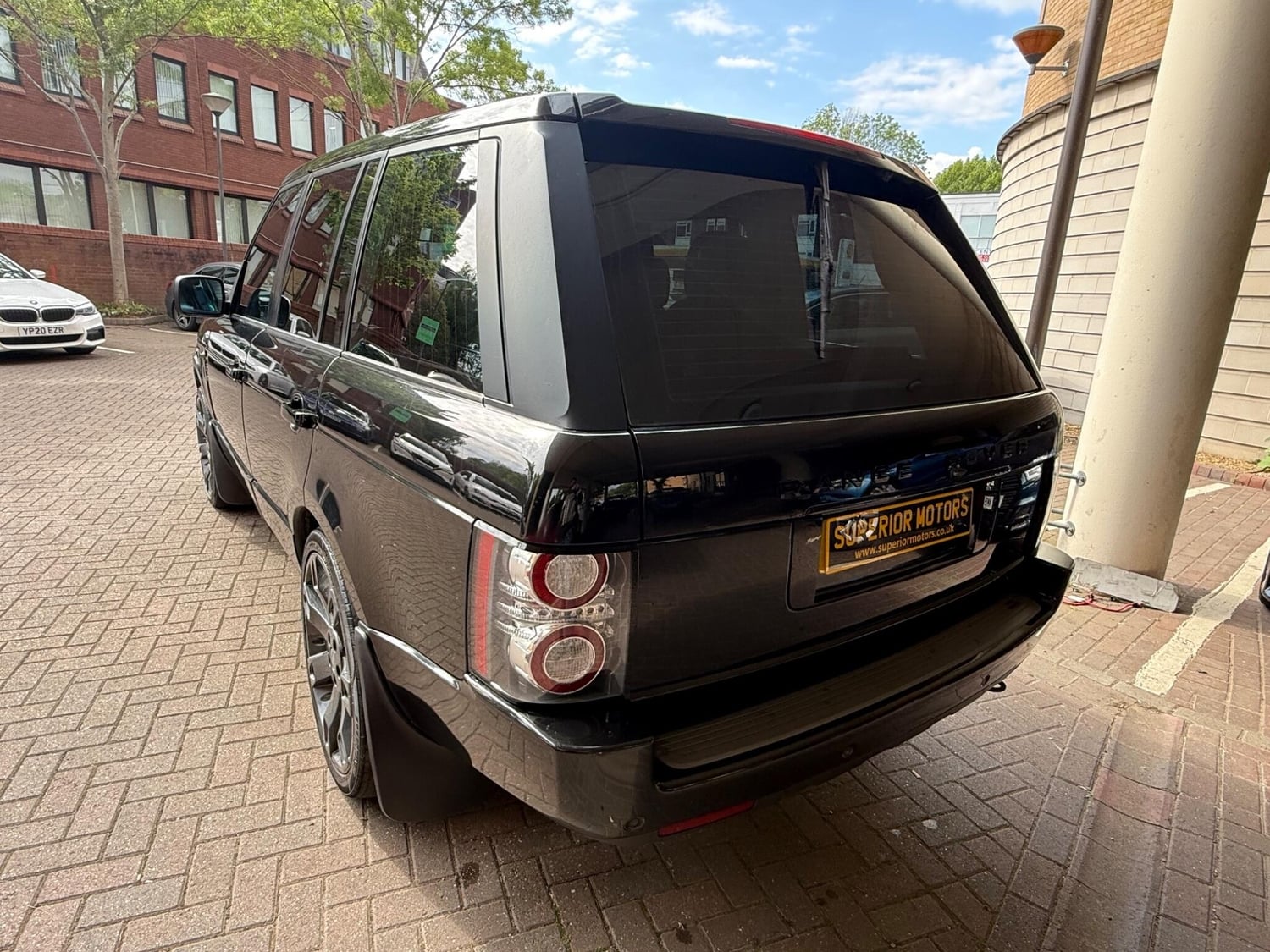 Land Rover Range Rover 2010 - Cars in Staines