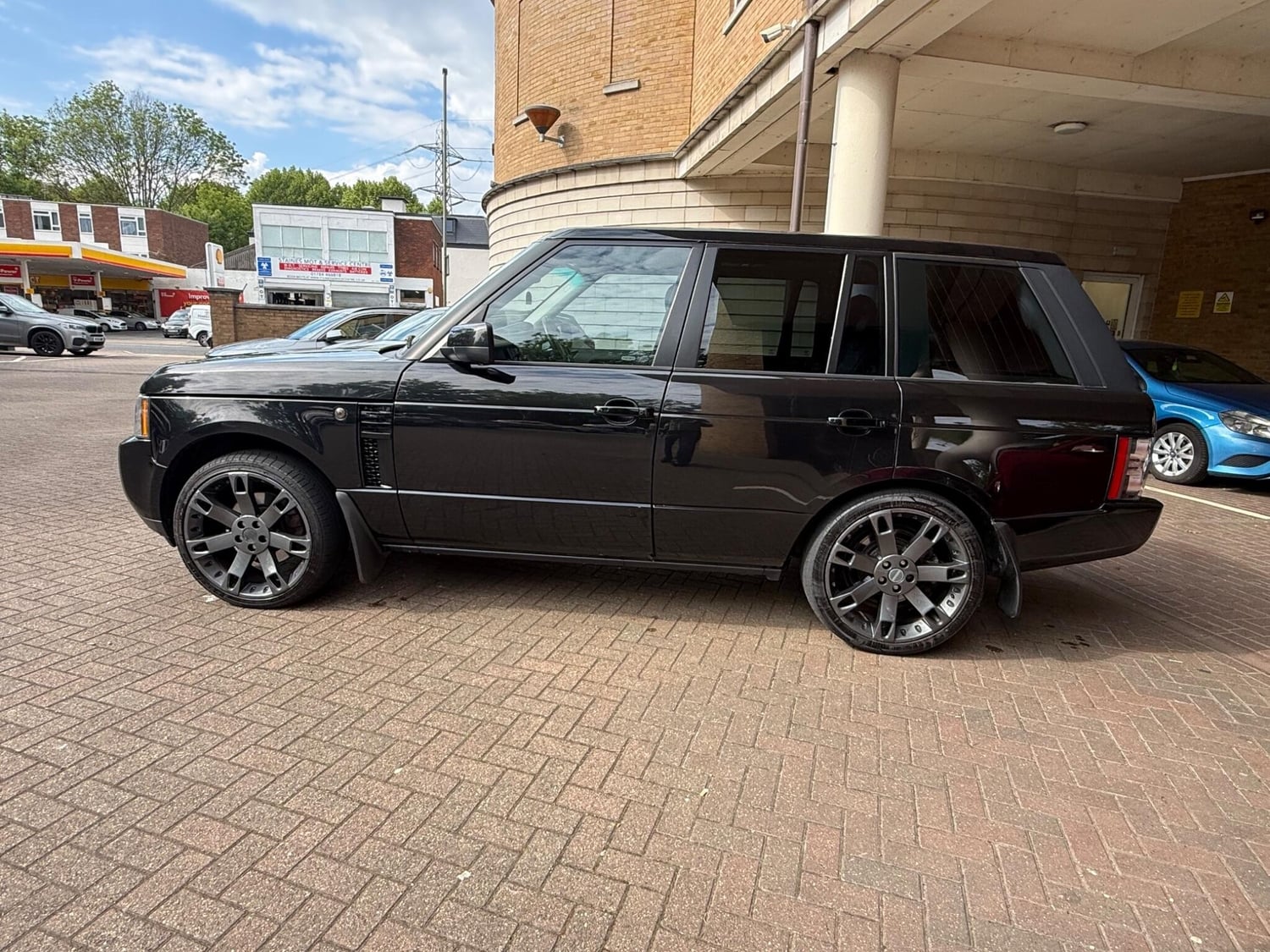 Land Rover Range Rover 2010 - Cars