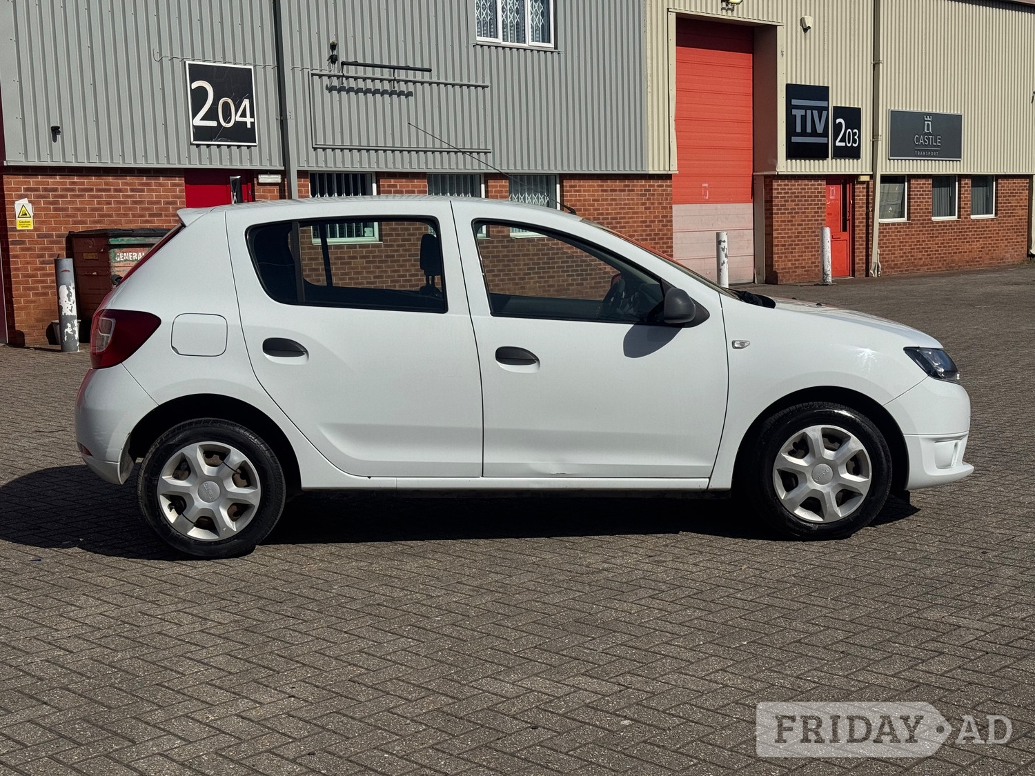 [ berth ]Dacia Sandero