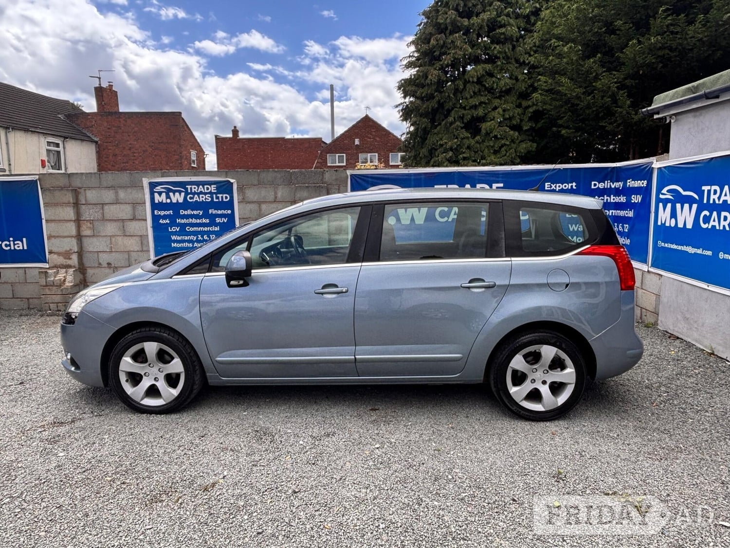 Peugeot 5008 2012 - Cars in Dudley
