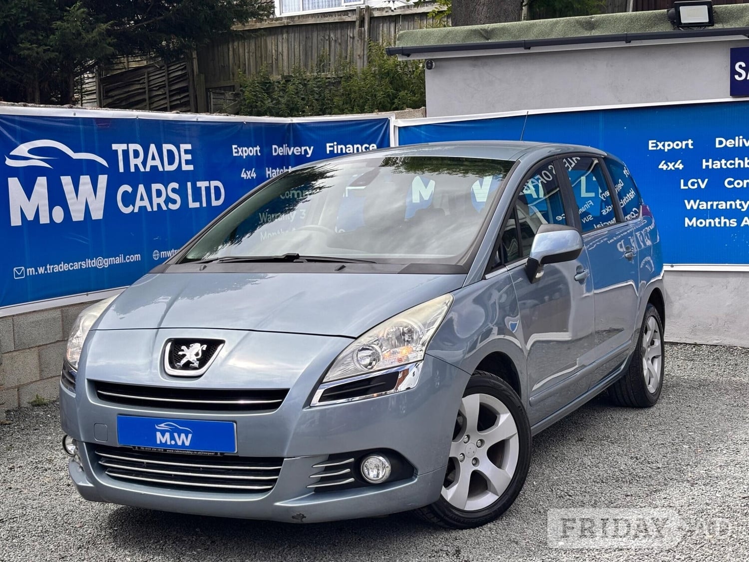 Peugeot 5008 2012 in Dudley