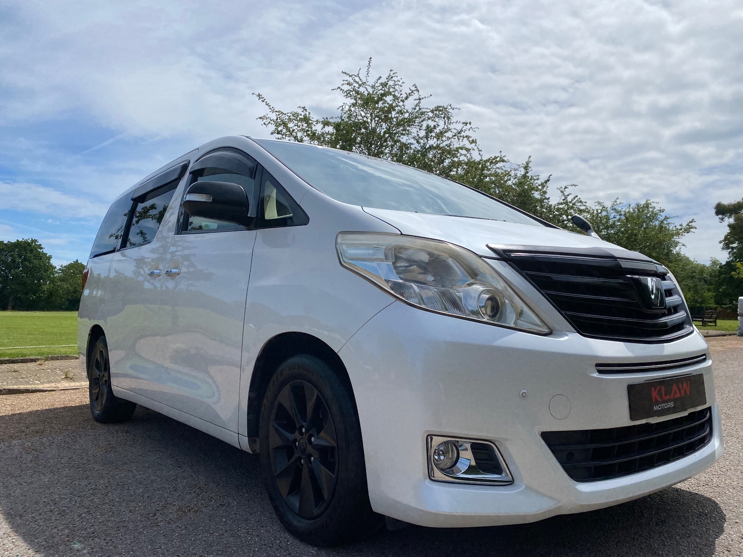 Toyota Alphard Slough