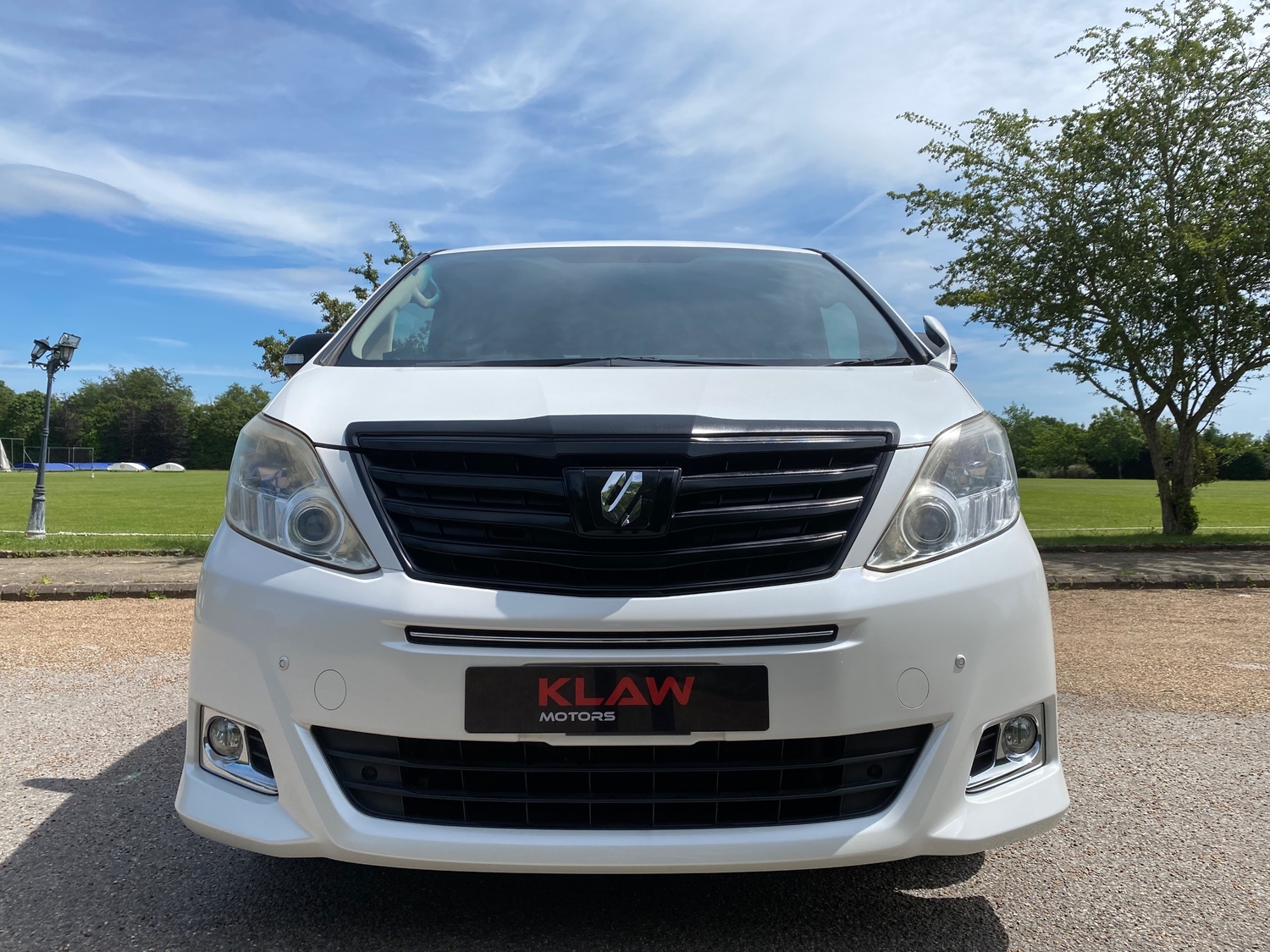 Toyota Alphard 2012 - Cars in Slough