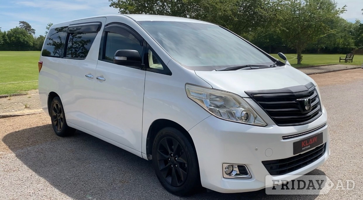 Toyota Alphard 2012 in Slough