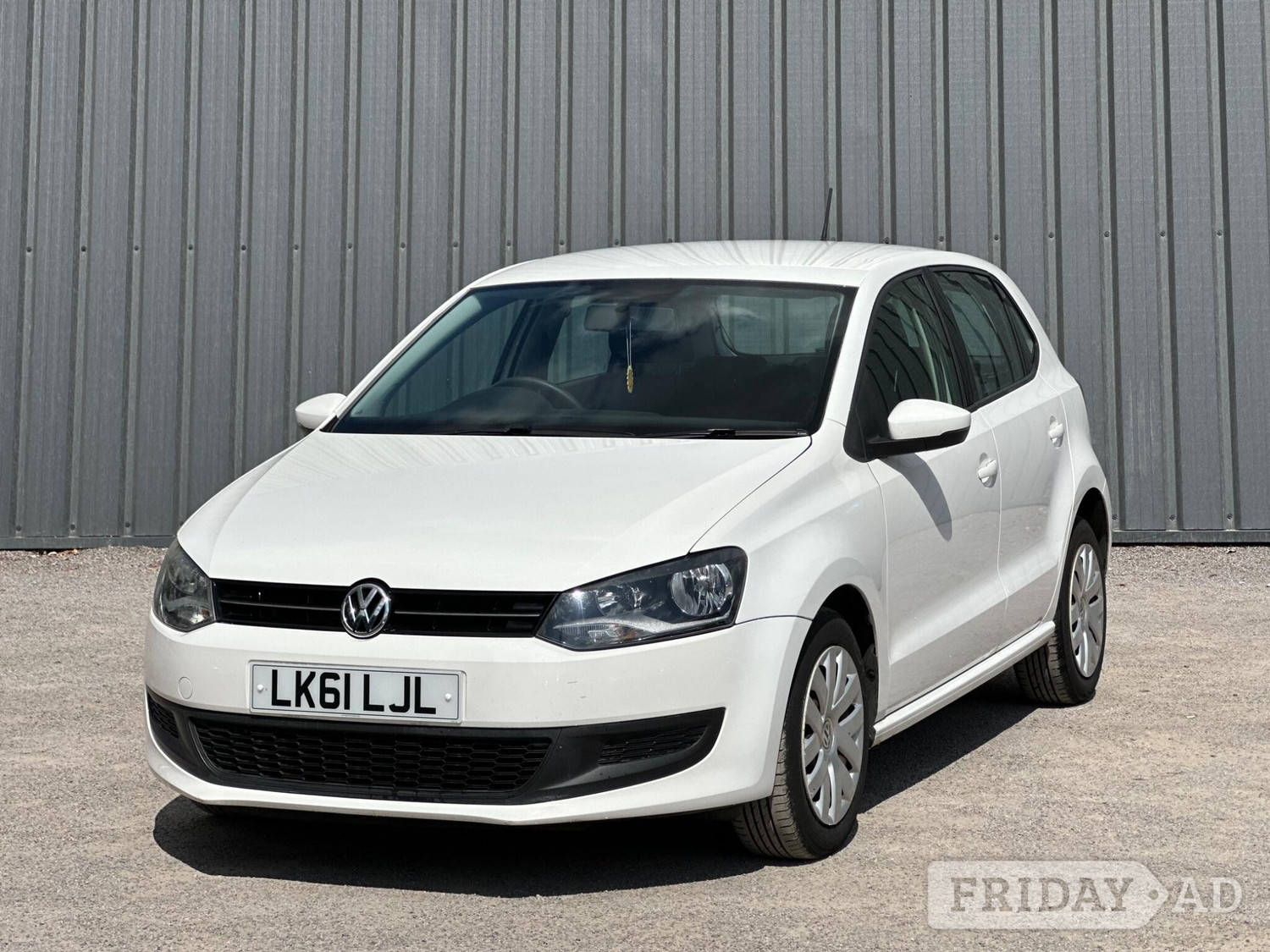 Volkswagen Polo 2011 - Cars in Farnham