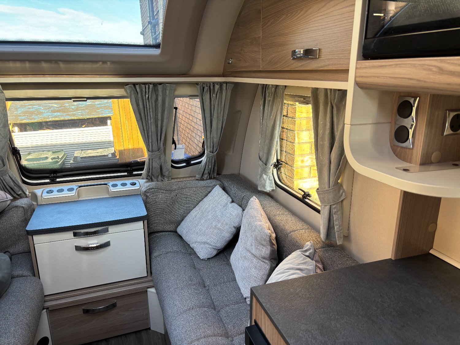 Swift Sprite Major 4 EB 2023 - Motorhomes & Caravans in Burnley