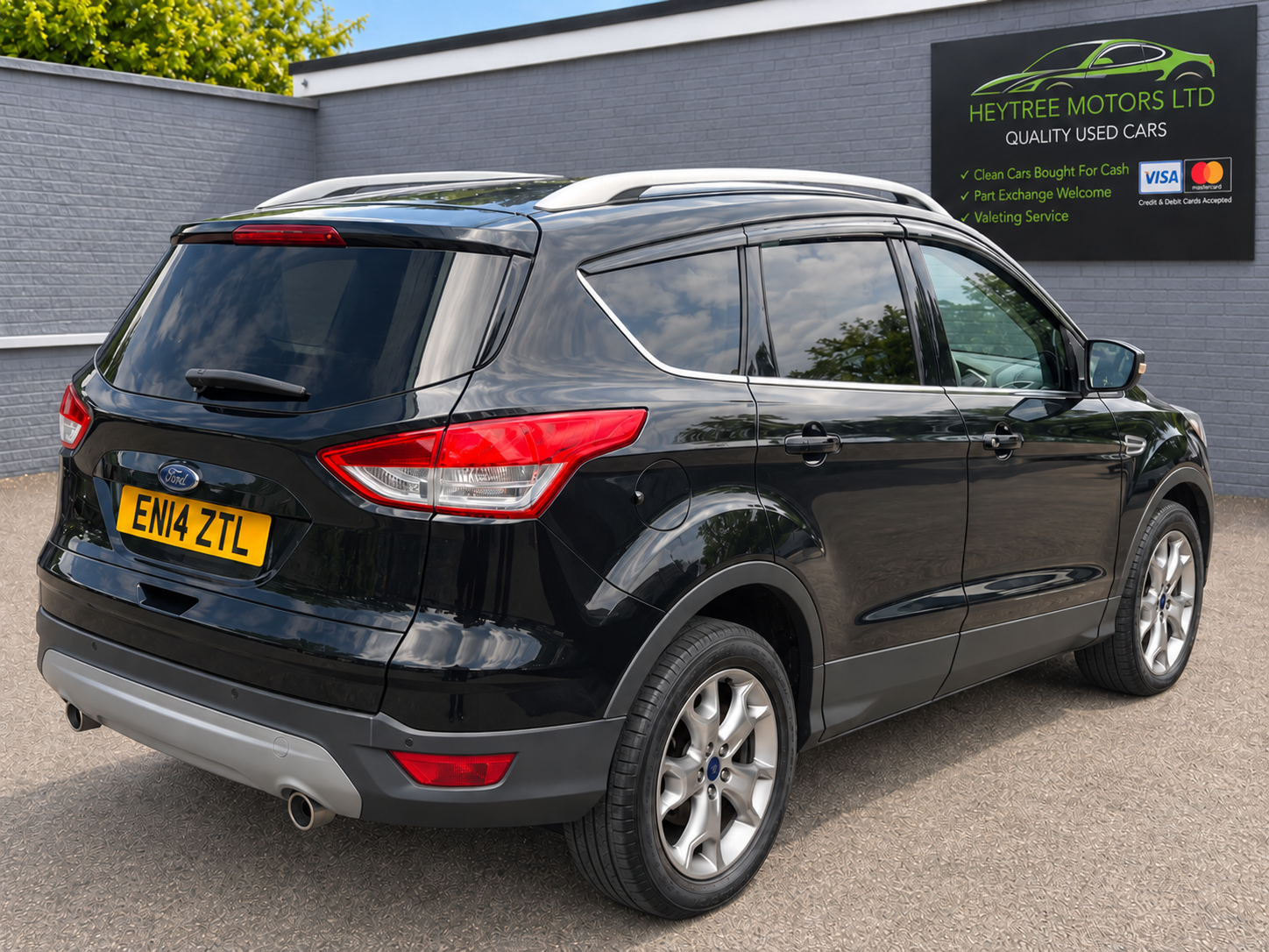 [ berth ]Ford Kuga