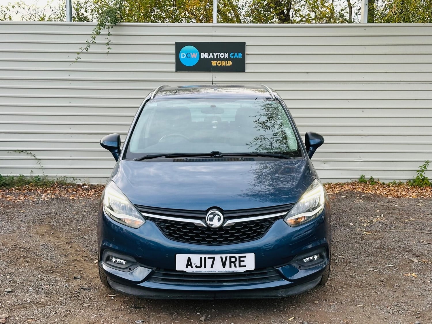 [ berth ]Vauxhall Zafira Tourer