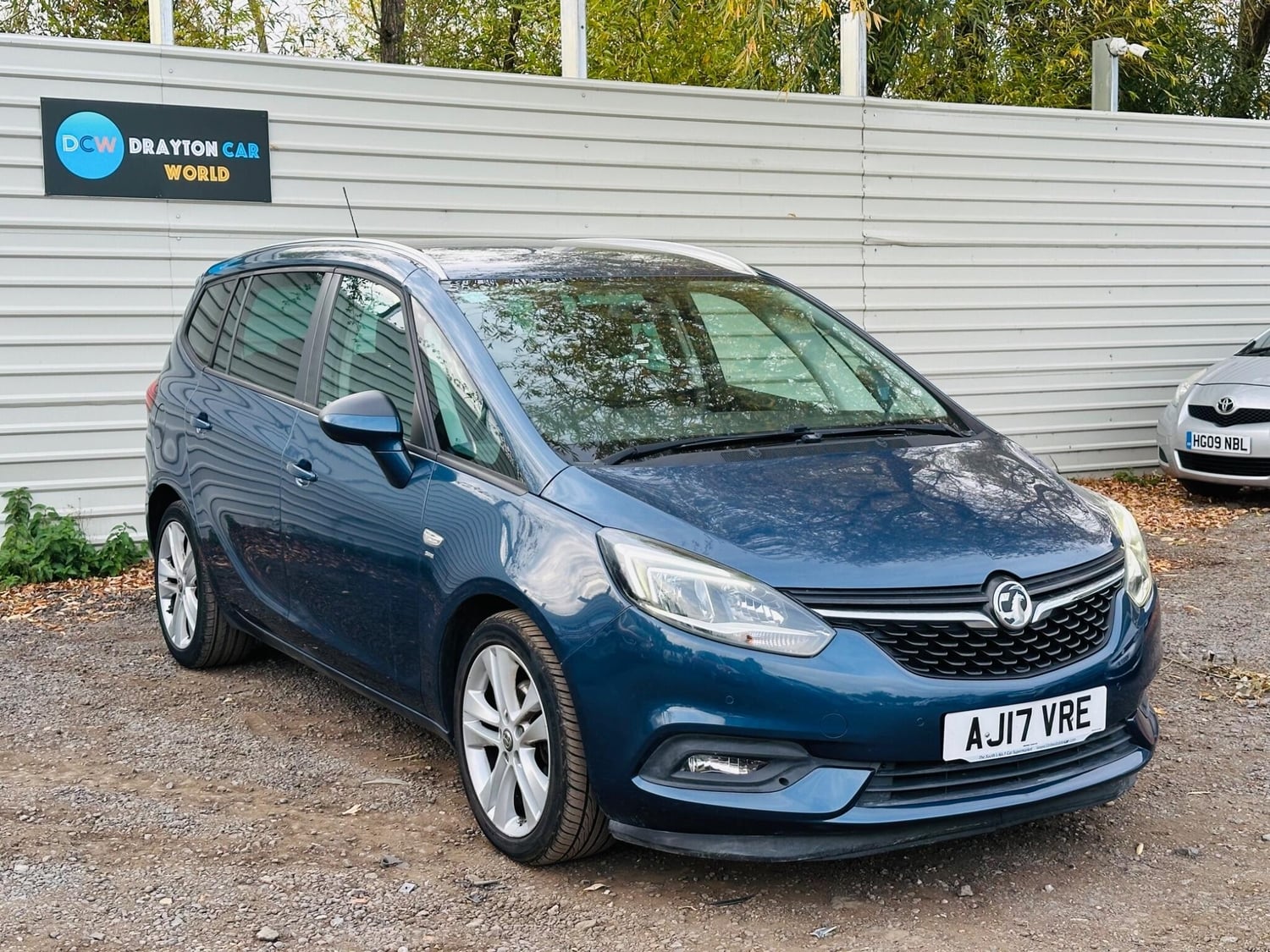 Vauxhall Zafira Tourer 2017 - Cars in Hillingdon