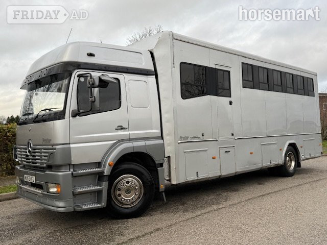 Prater  Mercedes-Benz Horsebox in Banbury