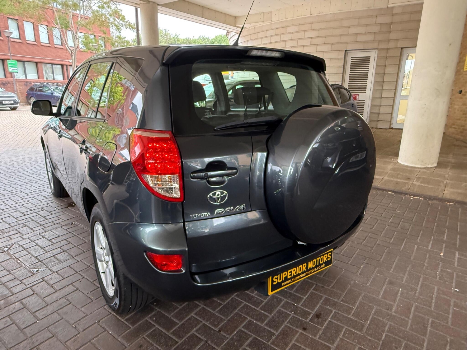 Toyota RAV4 2008 - Cars in Staines